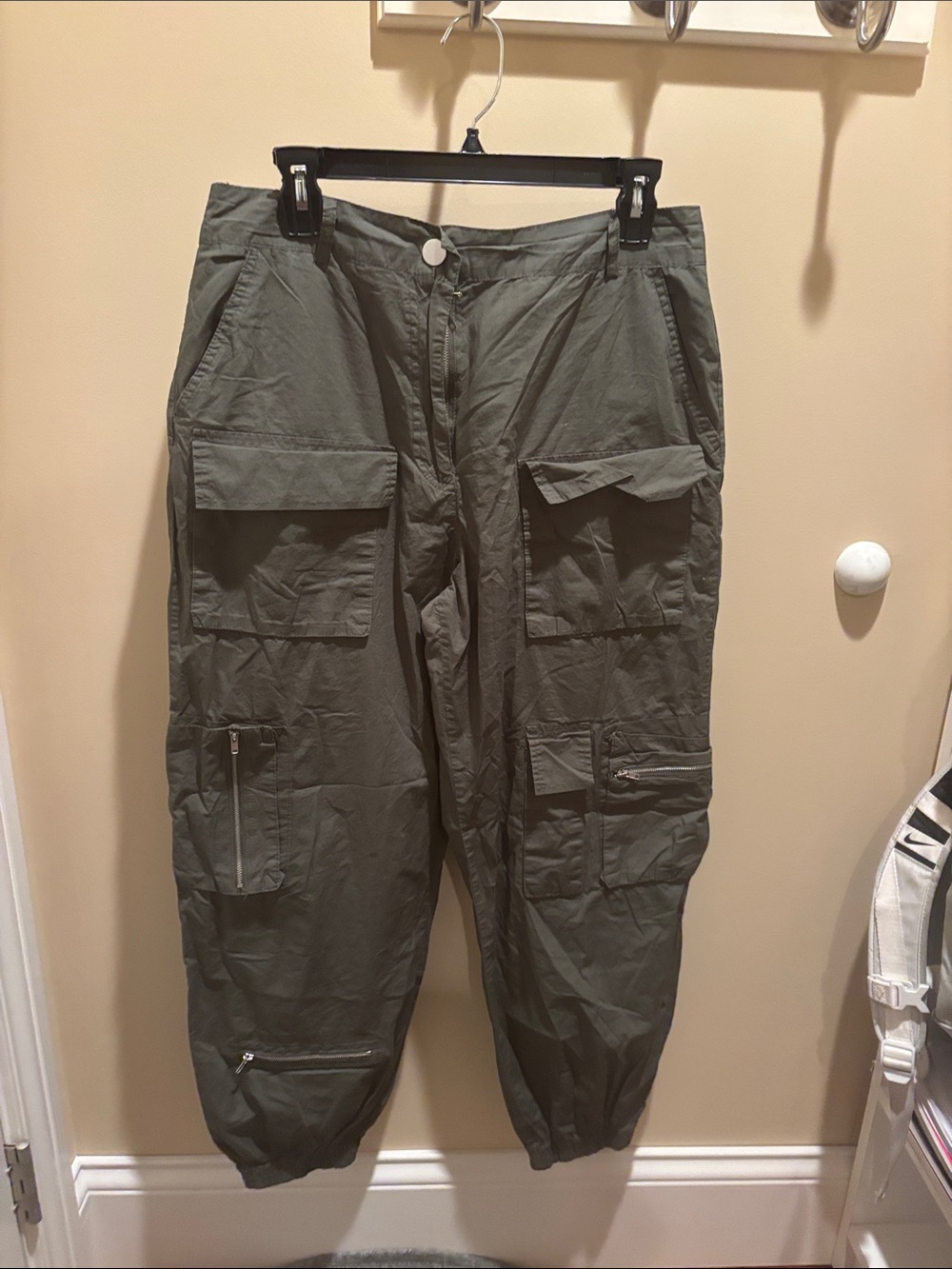 Forever 21 Men's Olive Green Cargo Joggers